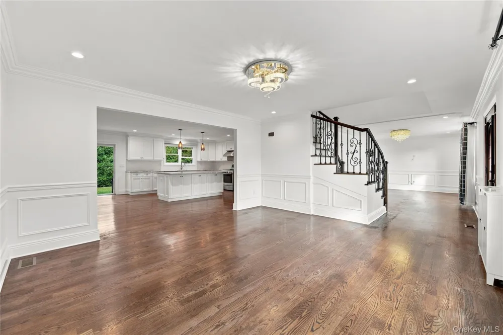 22 Forest Drive Jericho, NY 11753