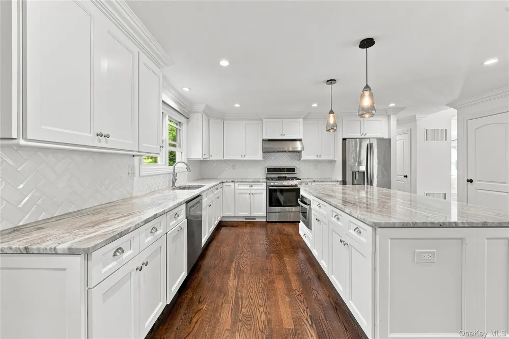 22 Forest Drive Jericho, NY 11753