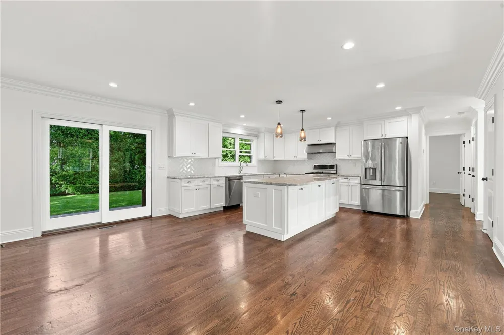 22 Forest Drive Jericho, NY 11753