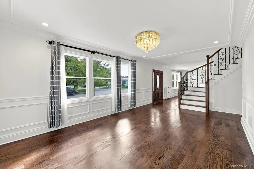 22 Forest Drive Jericho, NY 11753