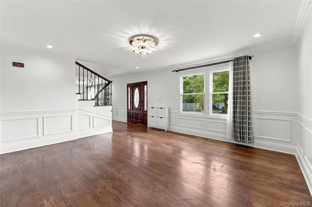 22 Forest Drive Jericho, NY 11753