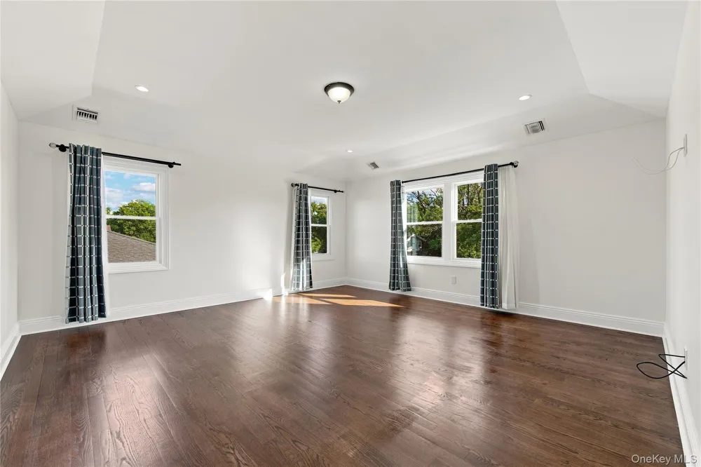 22 Forest Drive Jericho, NY 11753