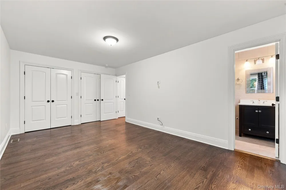 22 Forest Drive Jericho, NY 11753