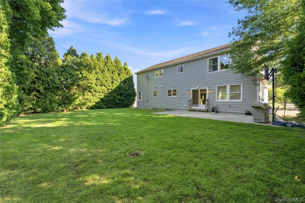 22 Forest Drive Jericho, NY 11753