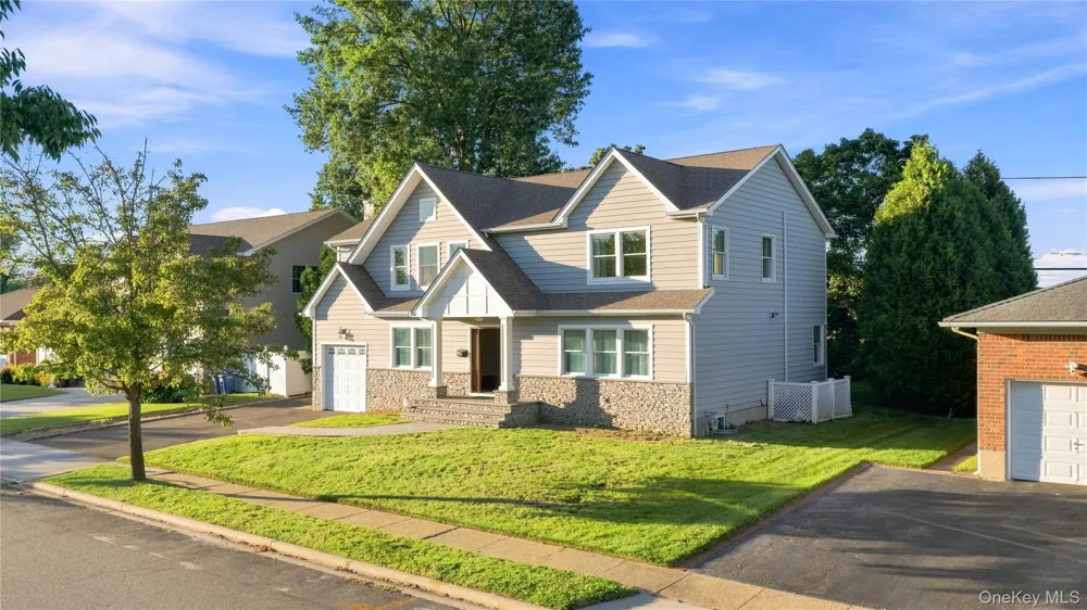 22 Forest Drive Jericho, NY 11753