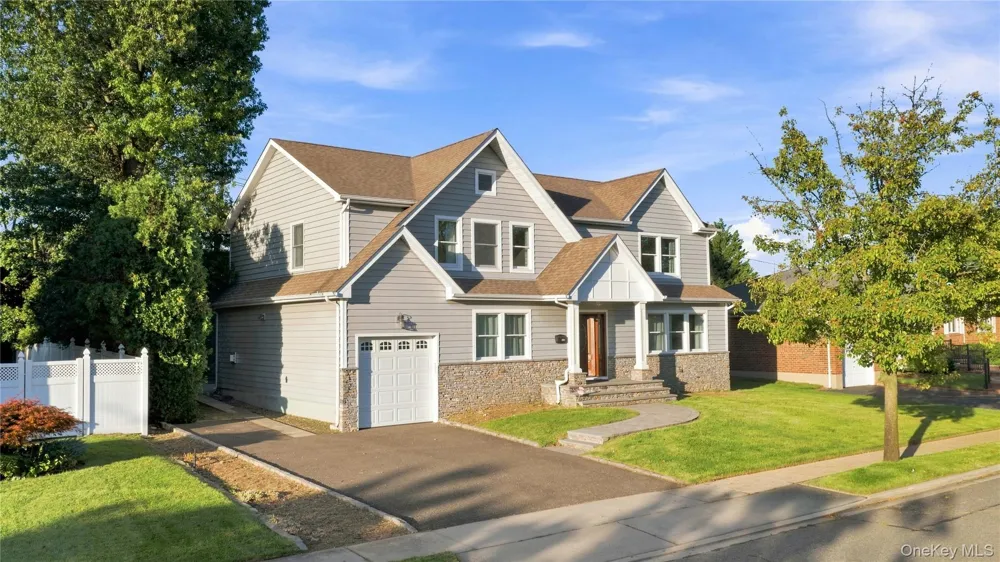 22 Forest Drive Jericho, NY 11753
