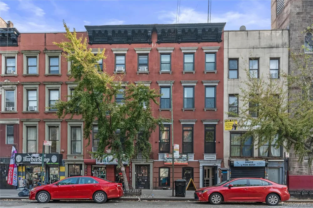 220 E 116th Street #2nd Floor New York (Manhattan), NY 10029