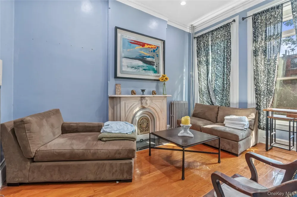 220 E 116th Street #2nd Floor New York (Manhattan), NY 10029