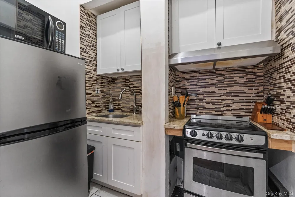 220 E 116th Street #2nd Floor New York (Manhattan), NY 10029