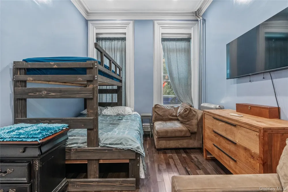 220 E 116th Street #2nd Floor New York (Manhattan), NY 10029