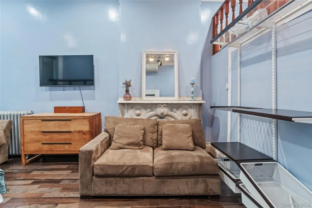 220 E 116th Street #2nd Floor New York (Manhattan), NY 10029