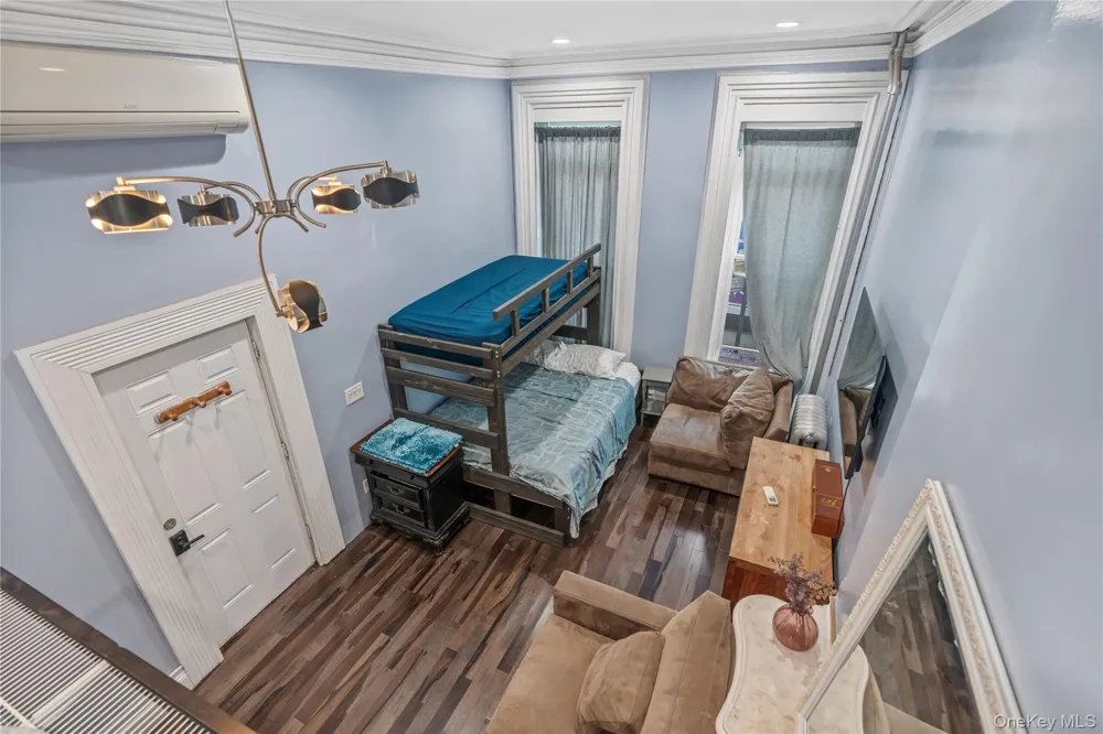 220 E 116th Street #2nd Floor New York (Manhattan), NY 10029