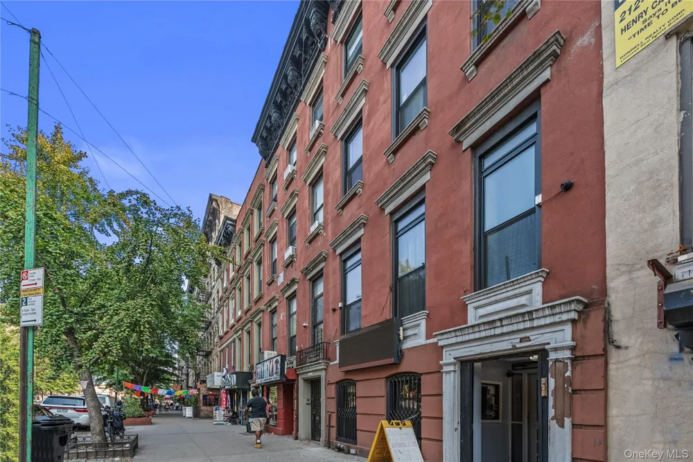 220 E 116th Street #2nd Floor New York (Manhattan), NY 10029