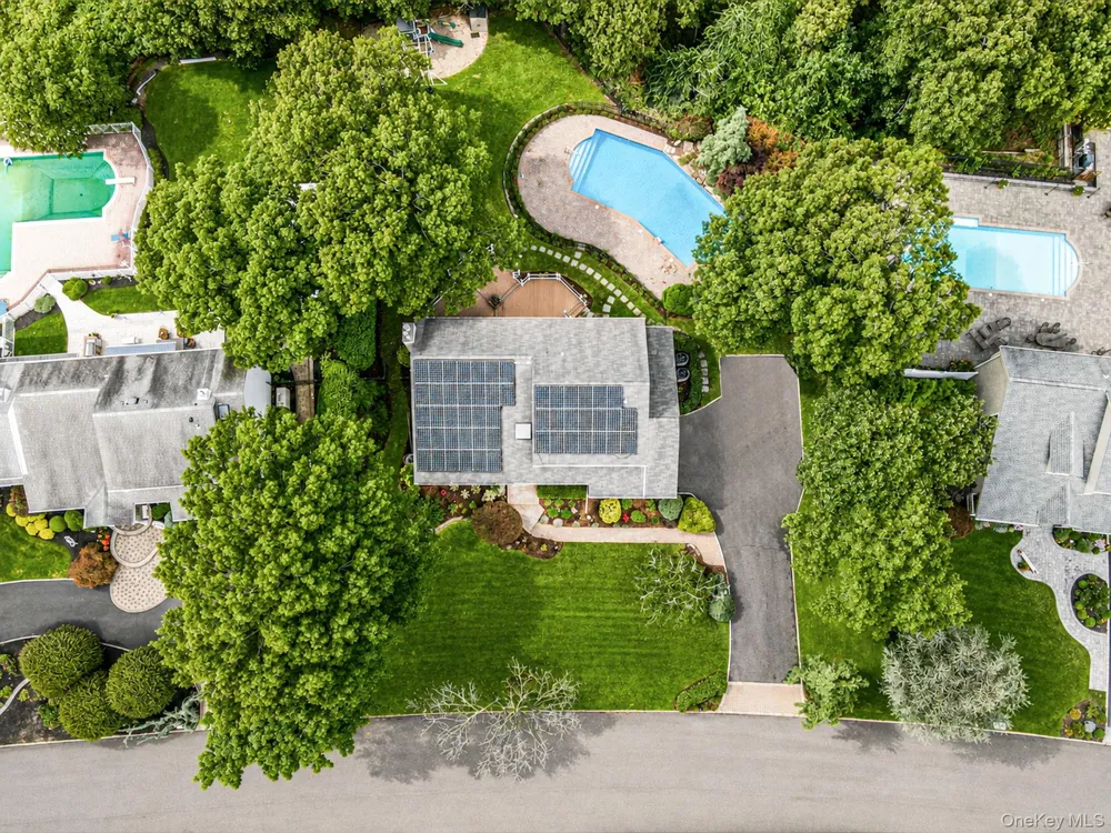 32 Annandale Road Commack, NY 11725