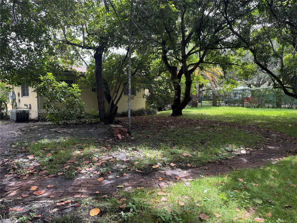 805 Paradiso Ave #805 Coral Gables, FL 33146
