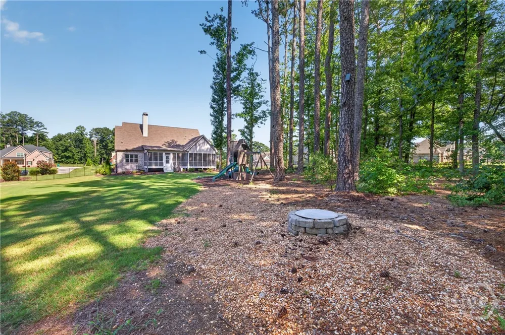2513 Lily Lane Statham, GA 30666
