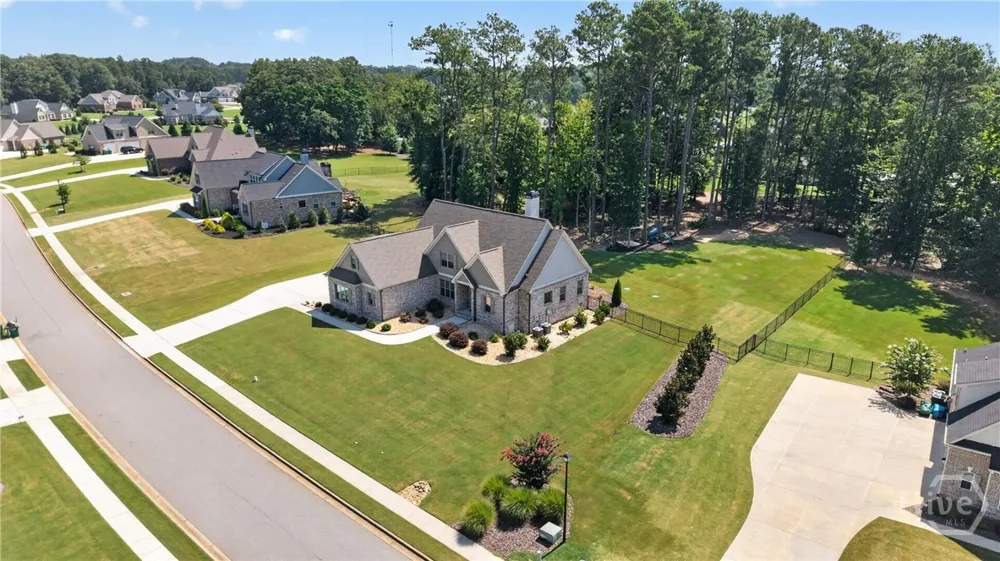 2513 Lily Lane Statham, GA 30666