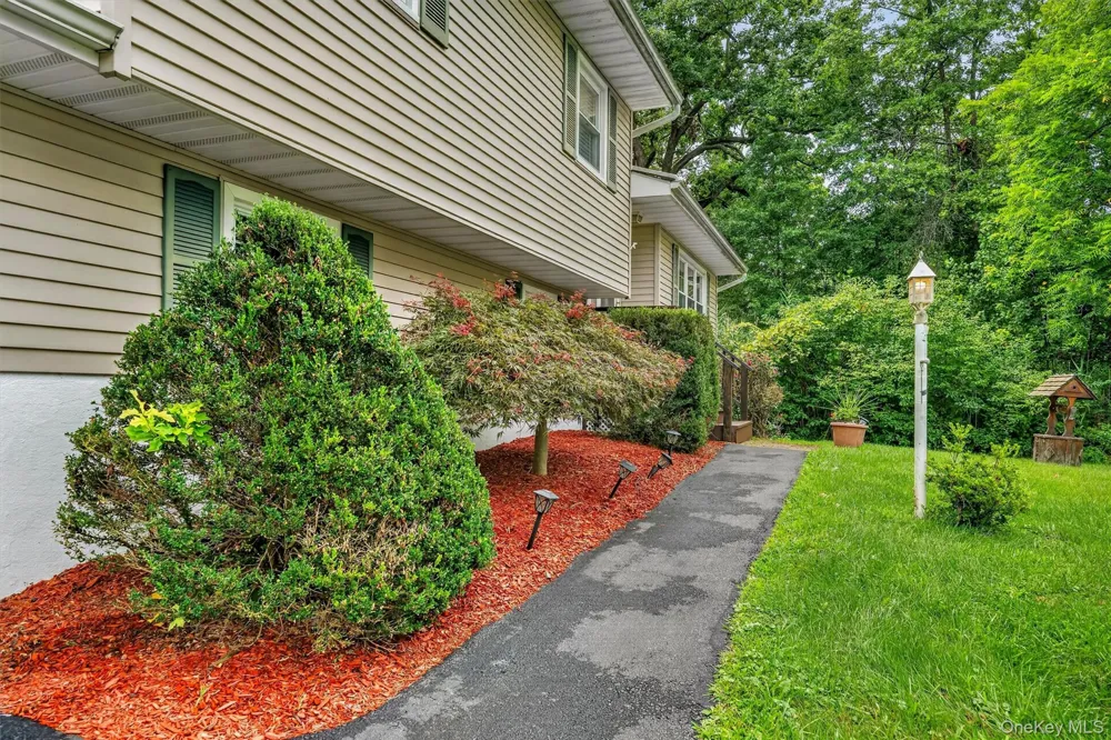 22 Elliott Place New Hampton, NY 10958