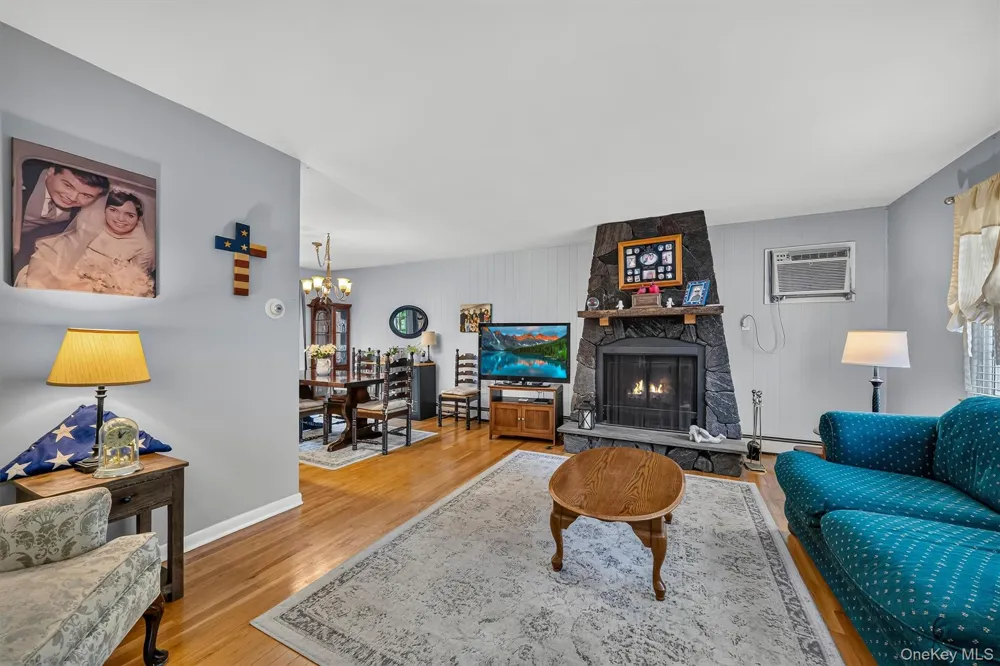 22 Elliott Place New Hampton, NY 10958