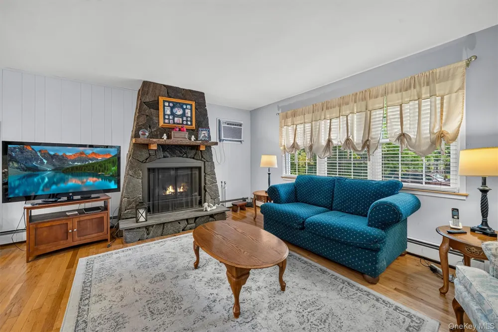 22 Elliott Place New Hampton, NY 10958