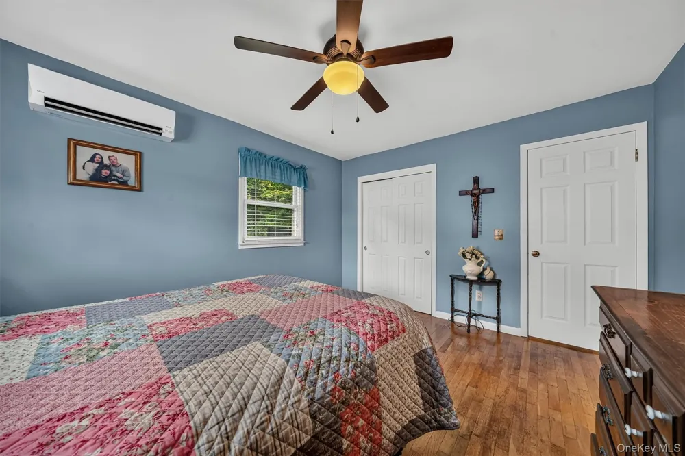22 Elliott Place New Hampton, NY 10958