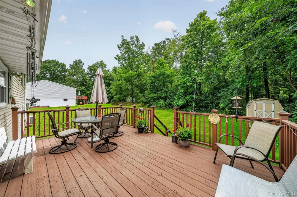 22 Elliott Place New Hampton, NY 10958