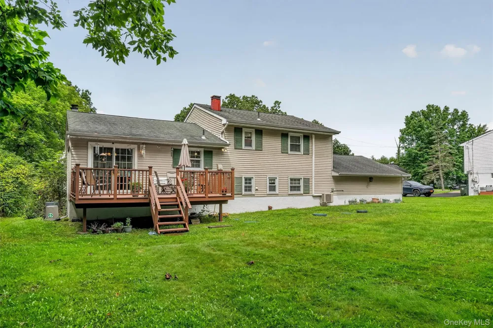 22 Elliott Place New Hampton, NY 10958