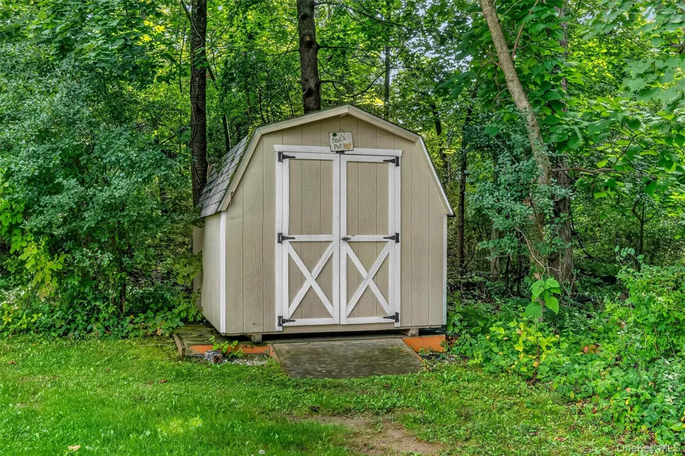 22 Elliott Place New Hampton, NY 10958