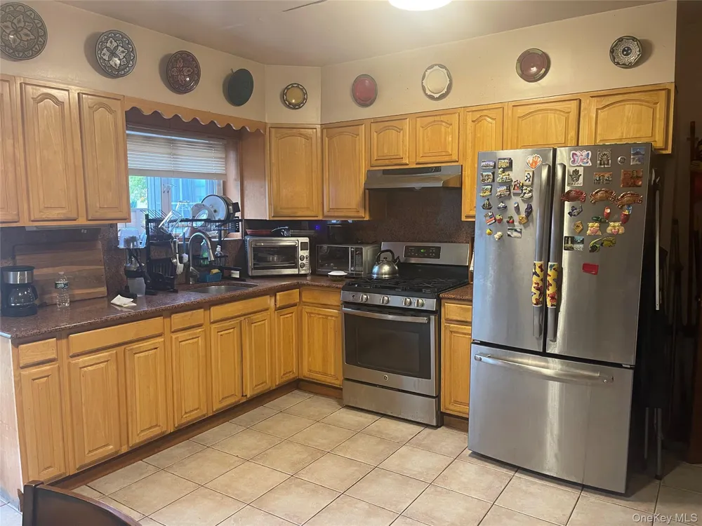 6166 78th Street Middle Village, NY 11379