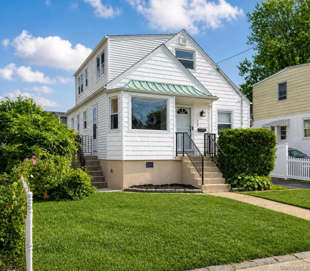 15 Berkshire Road Merrick, NY 11566