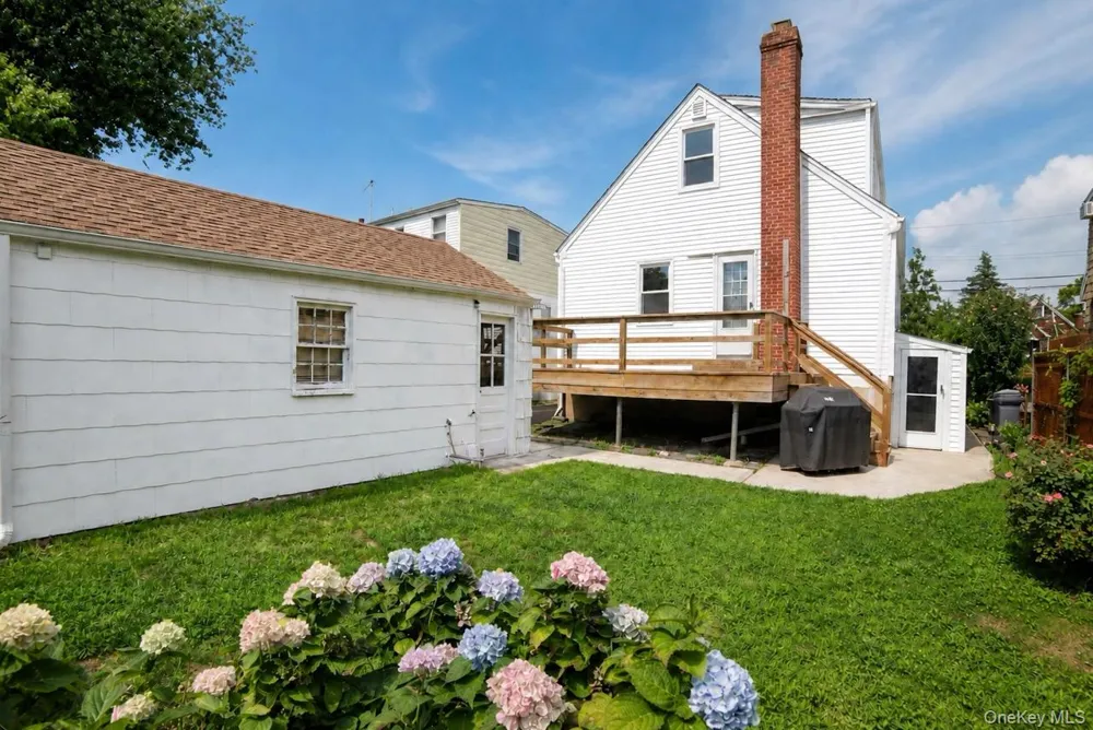 15 Berkshire Road Merrick, NY 11566