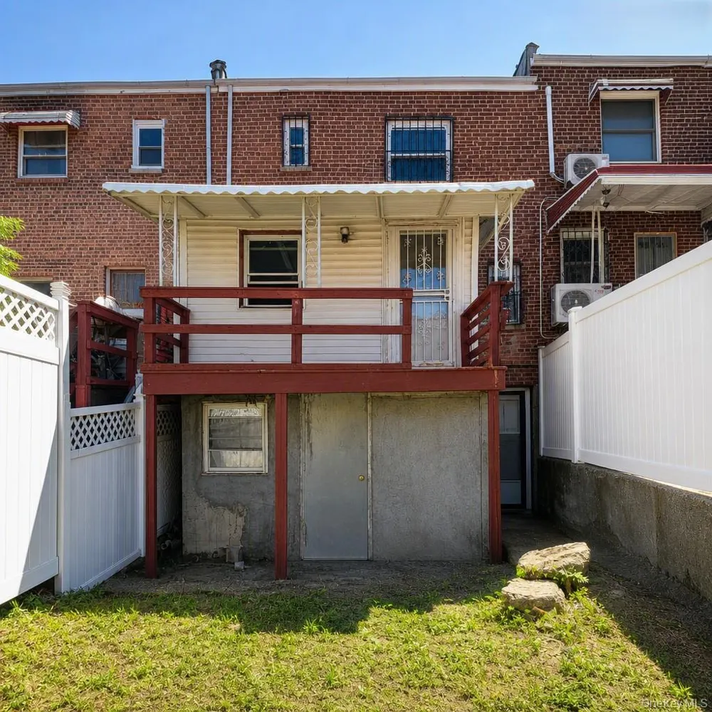 3029 Matthews Avenue Bronx, NY 10467