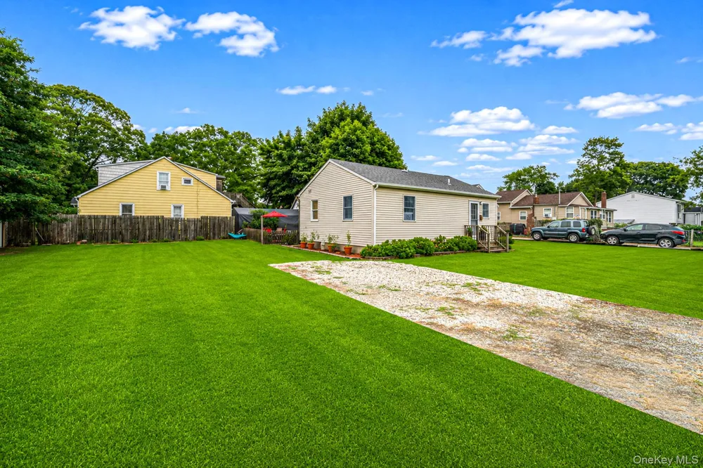 21 Cherokee Drive Bay Shore, NY 11706