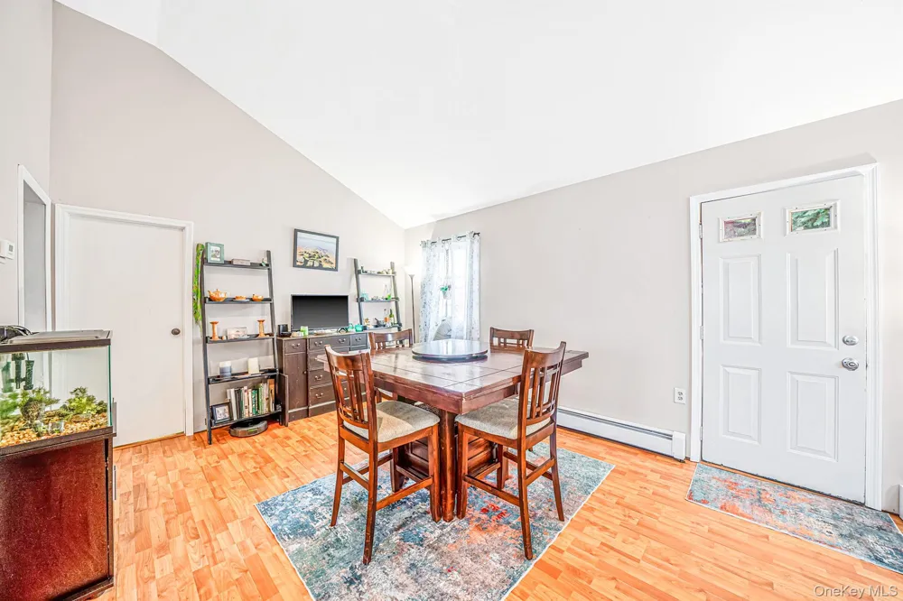 21 Cherokee Drive Bay Shore, NY 11706