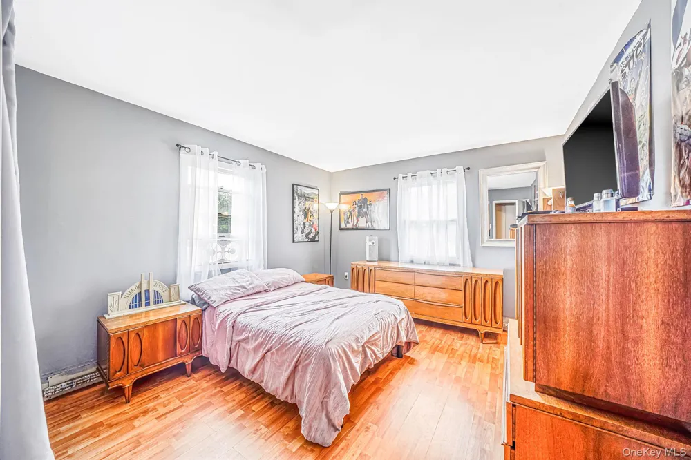 21 Cherokee Drive Bay Shore, NY 11706