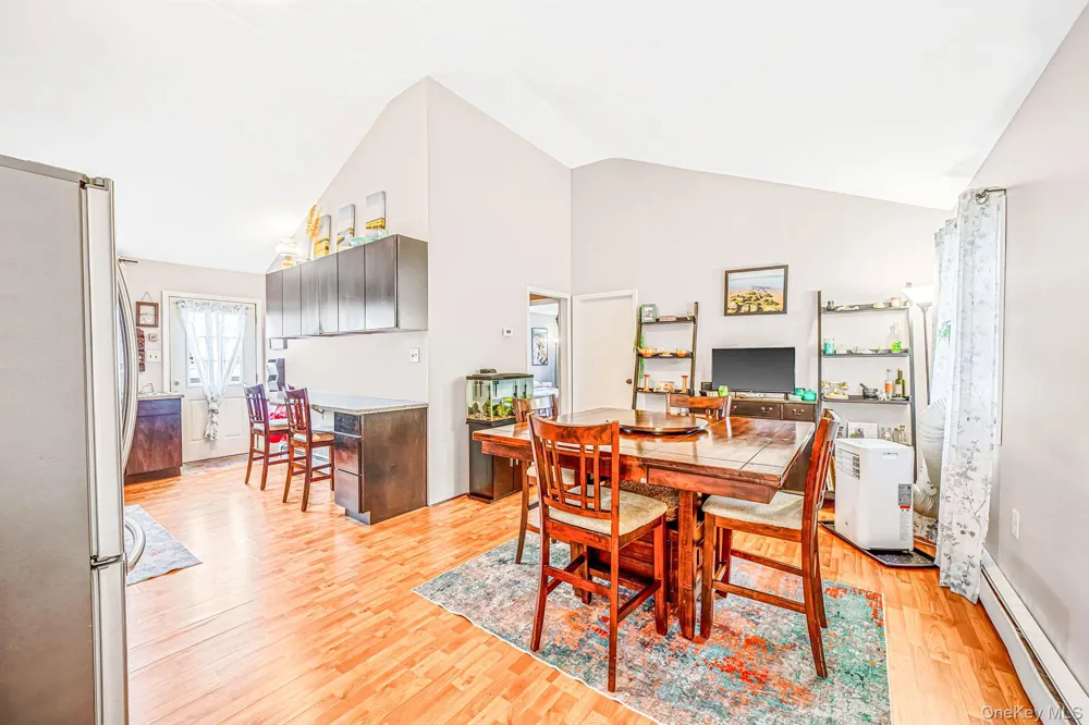 21 Cherokee Drive Bay Shore, NY 11706