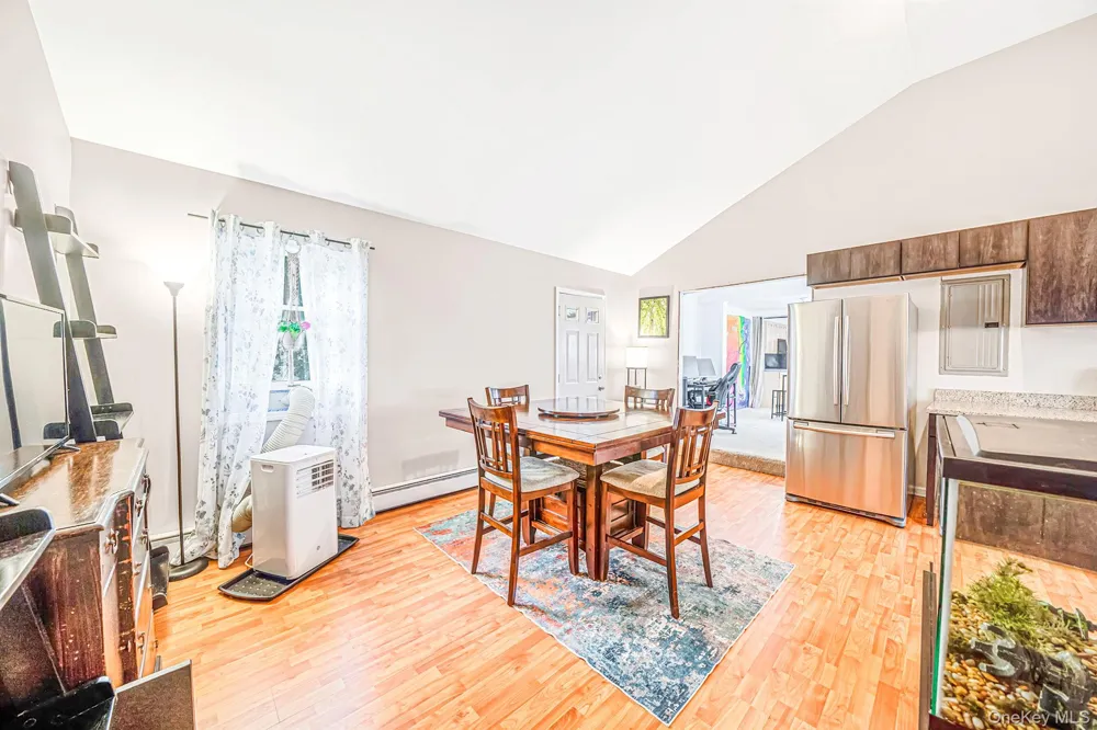 21 Cherokee Drive Bay Shore, NY 11706