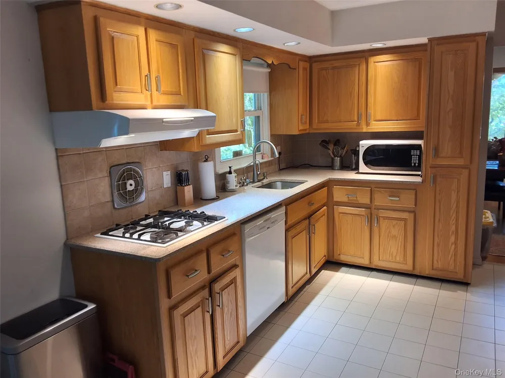 6 Strathmore Drive New City, NY 10956