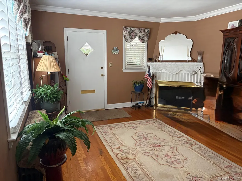 8456 252nd Street Bellerose, NY 11426
