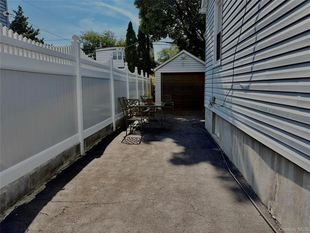 8456 252nd Street Bellerose, NY 11426