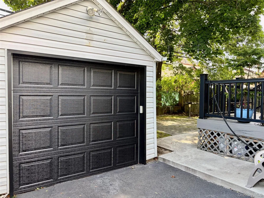 8456 252nd Street Bellerose, NY 11426