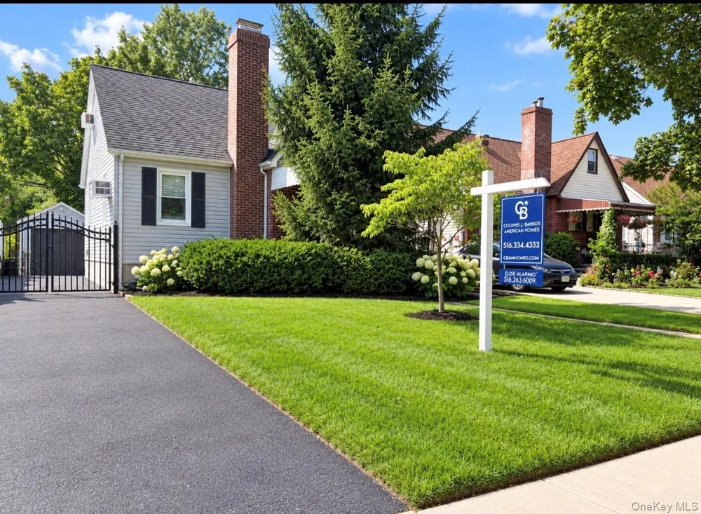 8456 252nd Street Bellerose, NY 11426