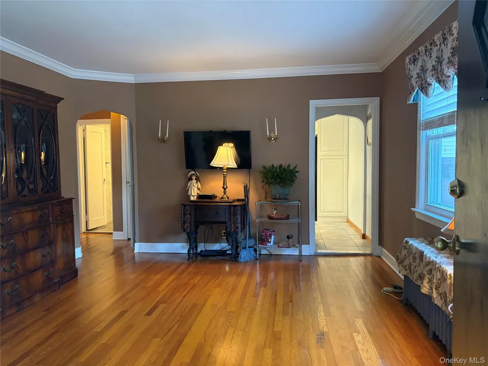 8456 252nd Street Bellerose, NY 11426