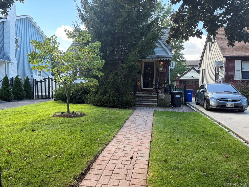 8456 252nd Street Bellerose, NY 11426