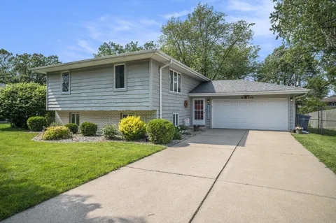 7650 W 84th Place