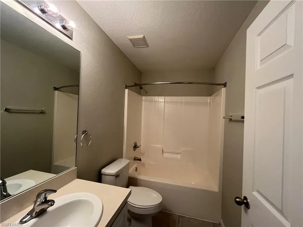 1821 SW 22nd Lane Cape Coral, FL 33991