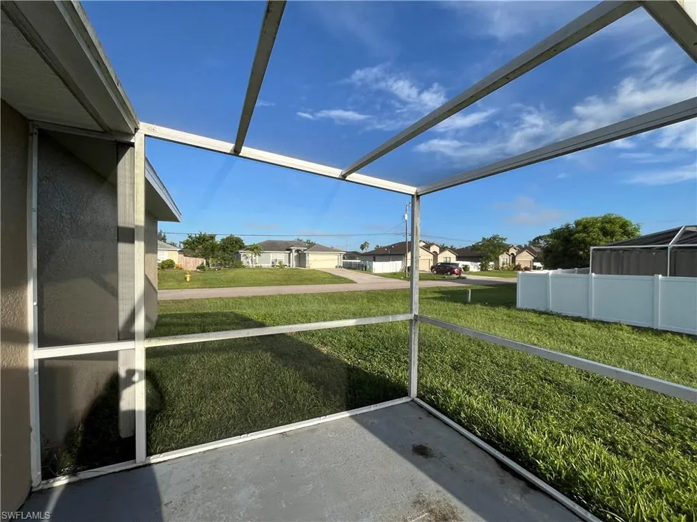 1821 SW 22nd Lane Cape Coral, FL 33991