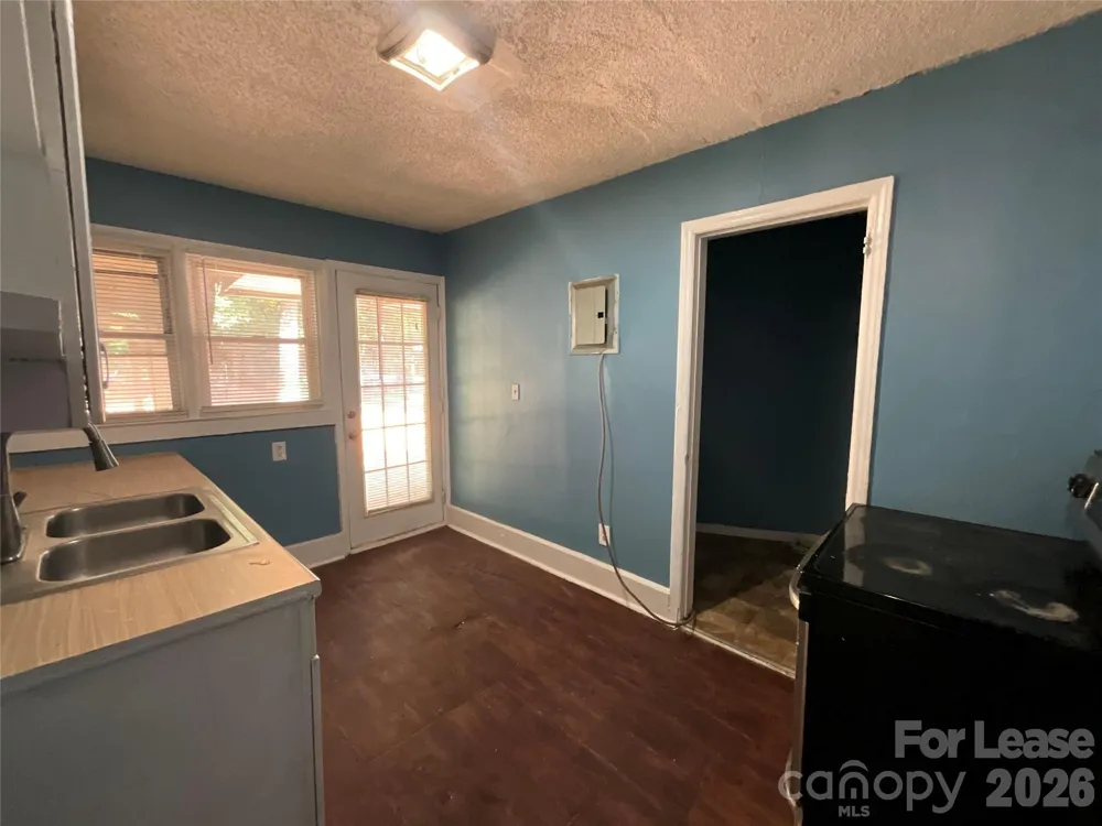 1801 Newland Road Charlotte, NC 28216