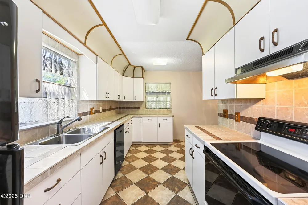 308 Dubs Drive Holly Hill, FL 32117