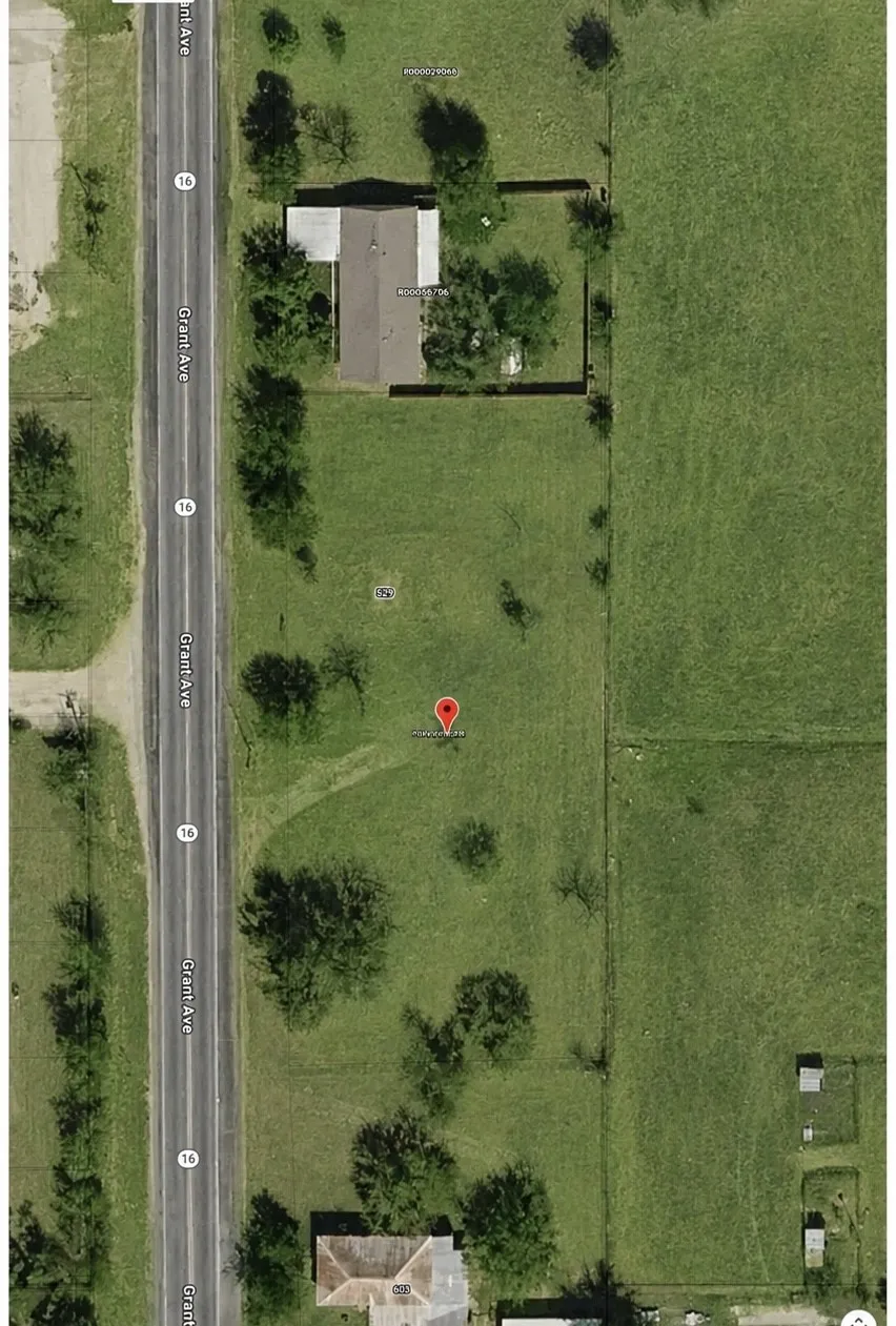 529 Grant Avenue Strawn, TX 76475